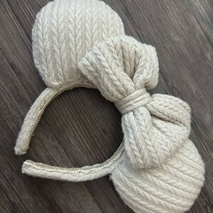 Custom Minnie Mouse ears